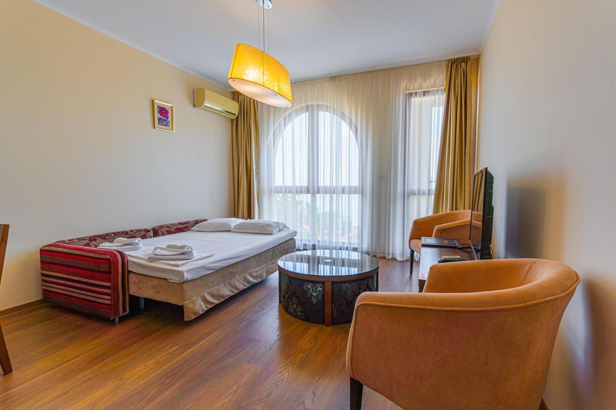 One-Bedroom Apartment,1600231815:JPEG